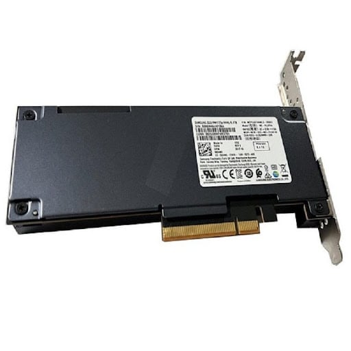 HPE 3.2TB NVMe SSD Gen4 P/N: P27023-002 1